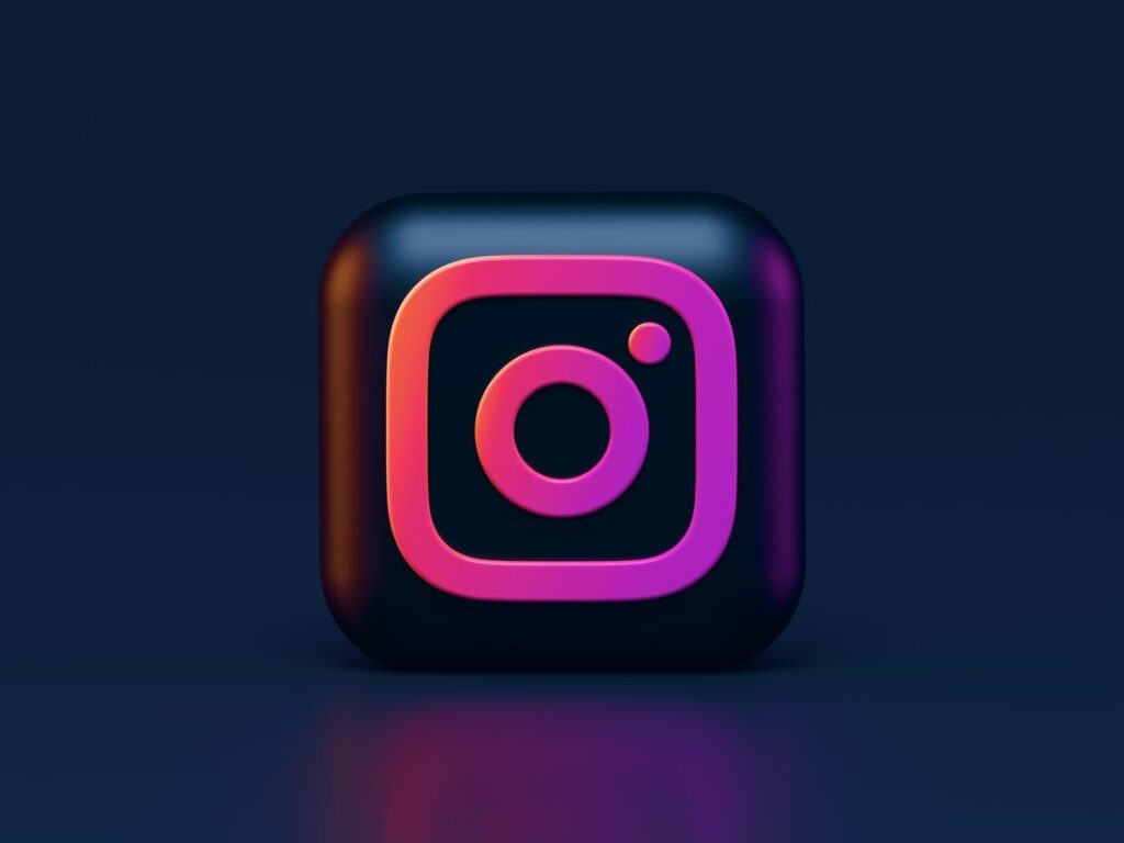 Instagram 